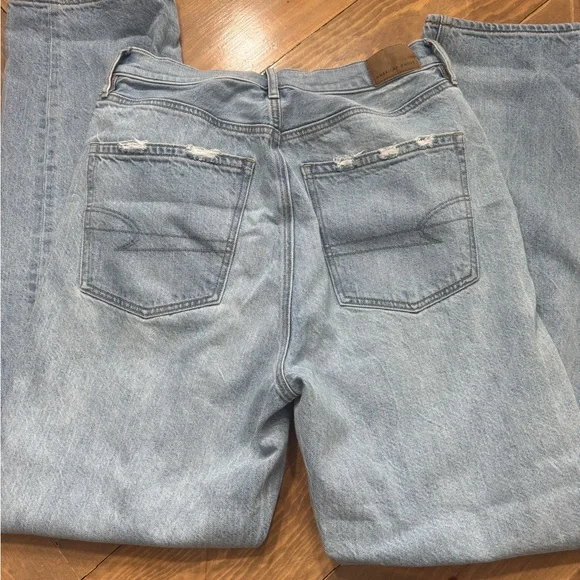 American Eagle Outfitters Light Blue Straight Leg Jeans - Picture 2 of 2